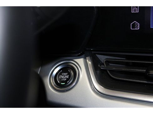 Used 2025 Chevrolet Trax LT w/ LT Convenience Package image 34