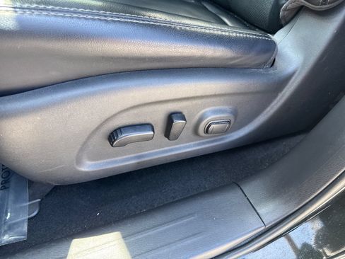 Used 2019 Nissan Pathfinder Platinum AWD/4WD image 37