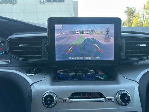 Used 2021 Ford Explorer XLT image 8