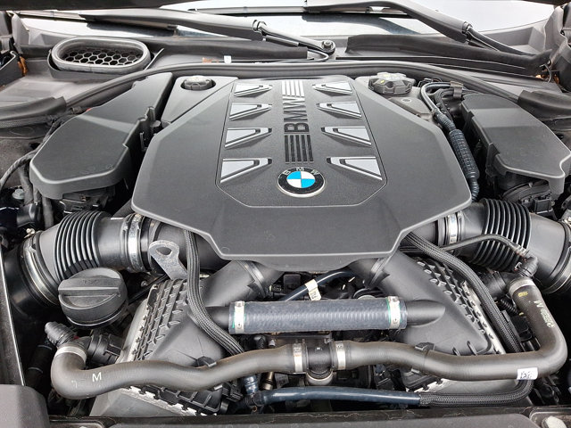 Certified 2023 BMW 760i xDrive AWD/4WD image 29