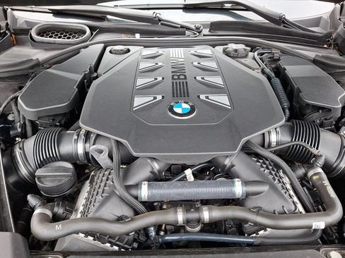 Certified 2023 BMW 760i xDrive AWD/4WD image 29