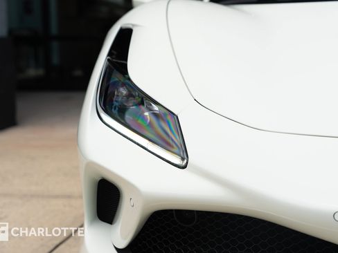 Used 2022 Ferrari F8 Tributo image 4