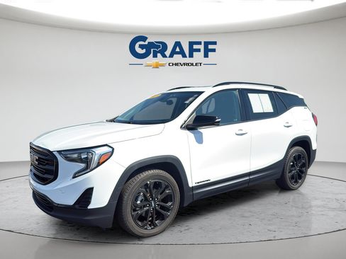 Used 2021 GMC Terrain SLE w/ Driver Convenience Package FWD image 2