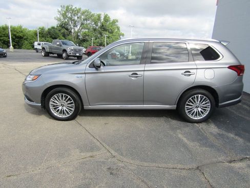 Used 2022 Mitsubishi Outlander SEL image 2