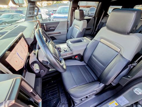 Used 2024 GMC Hummer EV 3X image 30