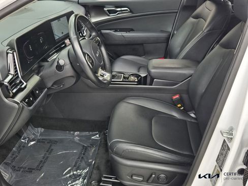 Used 2025 Kia Sportage EX FWD image 10
