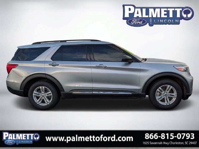 Used 2023 Ford Explorer XLT RWD image 2