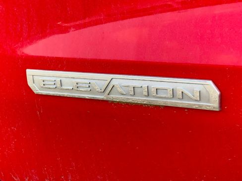 Used 2025 GMC Sierra 1500 Elevation image 17