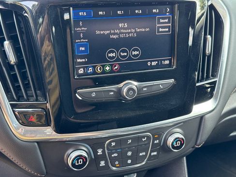 Used 2021 Chevrolet Traverse LS FWD image 29