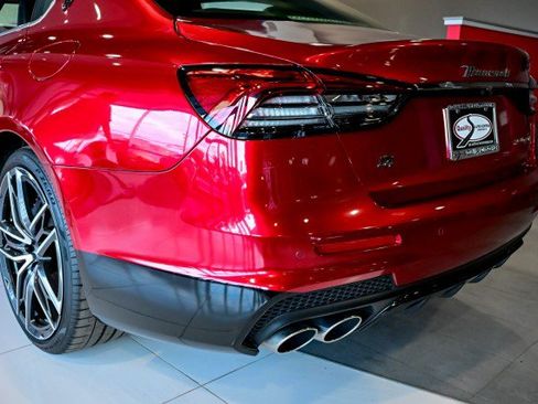 Used 2024 Maserati Quattroporte Modena Ultima Q4 AWD/4WD image 9