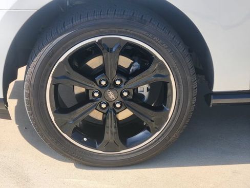 Used 2024 Ford Expedition Limited RWD image 12