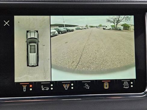 Used 2024 GMC Yukon XL Denali w/ Advanced Technology Package image 16