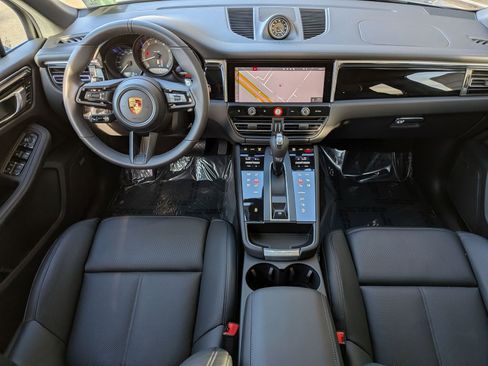 New 2026 Porsche Macan image 23