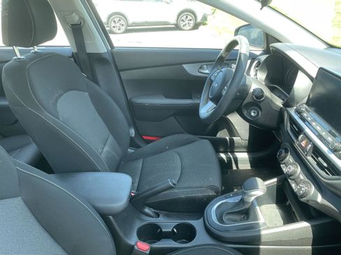 Used 2023 Kia Forte LXS FWD image 6