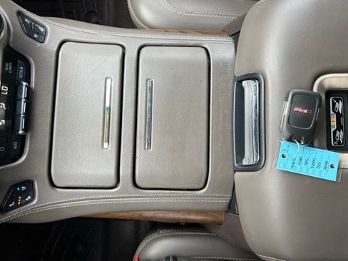 Used 2020 GMC Yukon XL Denali image 38