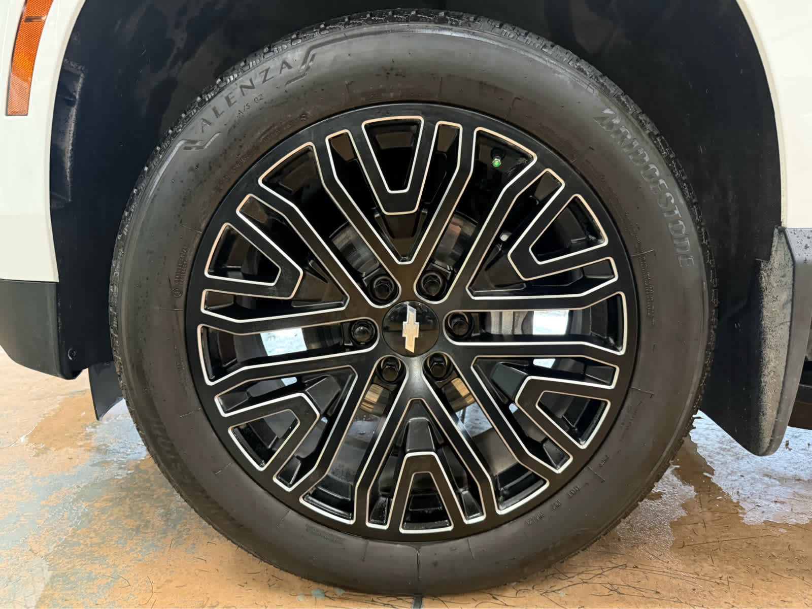Used 2025 Chevrolet Tahoe LS AWD/4WD image 10