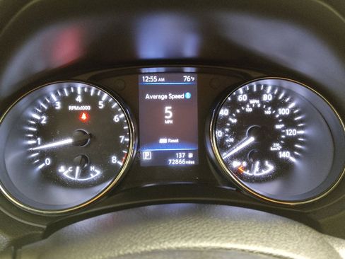 Used 2018 Nissan Rogue SV AWD/4WD image 23