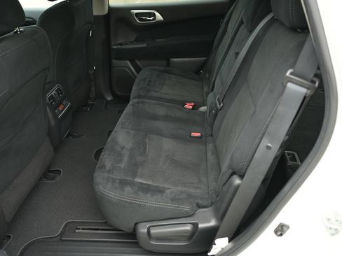 Used 2015 Nissan Pathfinder SV FWD image 37