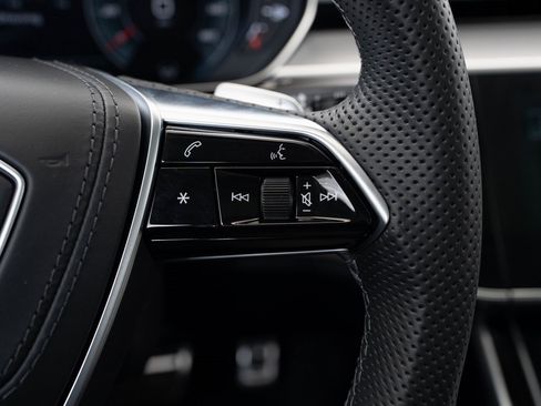 Certified 2022 Audi S8 image 28