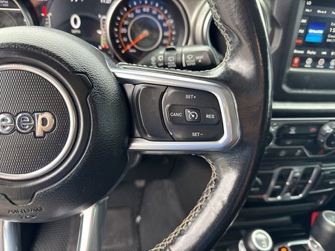 Used 2020 Jeep Wrangler Unlimited Sahara image 44