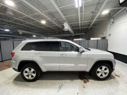 Used 2012 Jeep Grand Cherokee Limited image 27