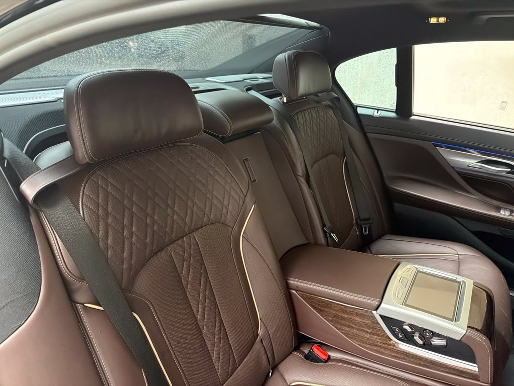 Used 2022 BMW 750i xDrive w/ Luxury Rear Seating Package AWD/4WD image 31