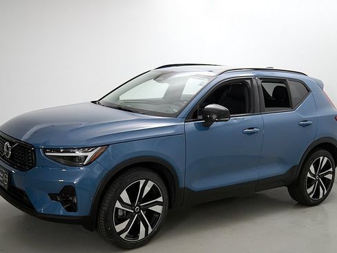 Certified 2024 Volvo XC40 B5 Ultimate w/ Climate Package AWD/4WD image 6