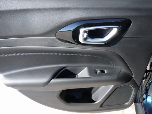 New 2026 Jeep Compass Latitude image 16