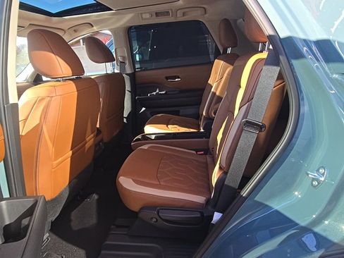 New 2026 Nissan Pathfinder Platinum image 36