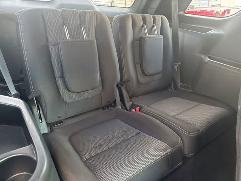 Used 2018 Ford Explorer XLT image 37