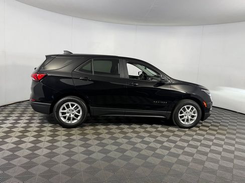 Used 2023 Chevrolet Equinox LS w/ LS Convenience Package FWD image 6