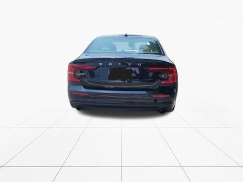Used 2019 Volvo S60 T5 Momentum w/ Premium Package FWD image 6