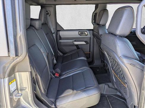 Used 2023 Ford Bronco Badlands image 19