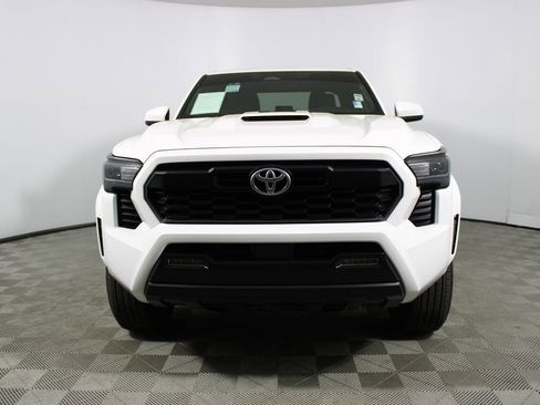 Used 2024 Toyota Tacoma TRD Sport image 2