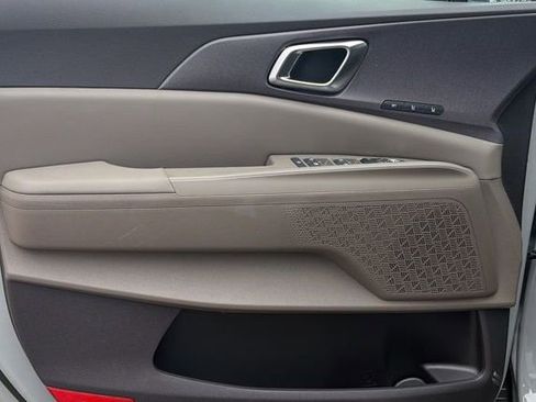 New 2026 Kia Carnival EX image 13