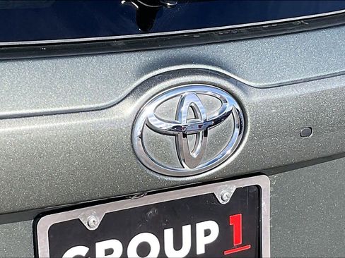 Used 2018 Toyota Highlander XLE image 30