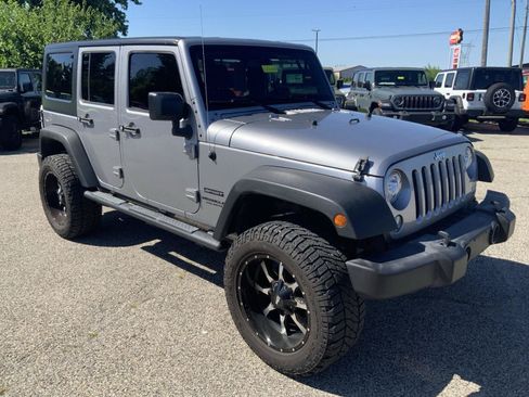 Used 2017 Jeep Wrangler Unlimited Sport w/ Quick Order Package 24S AWD/4WD image 2