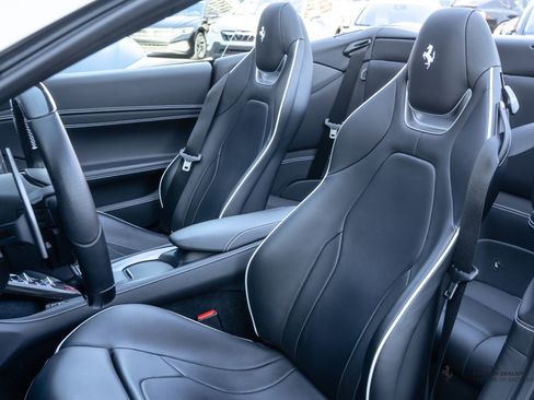 Certified 2020 Ferrari Portofino image 19