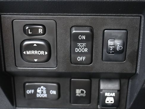 Used 2019 Toyota Tundra Limited AWD/4WD image 14