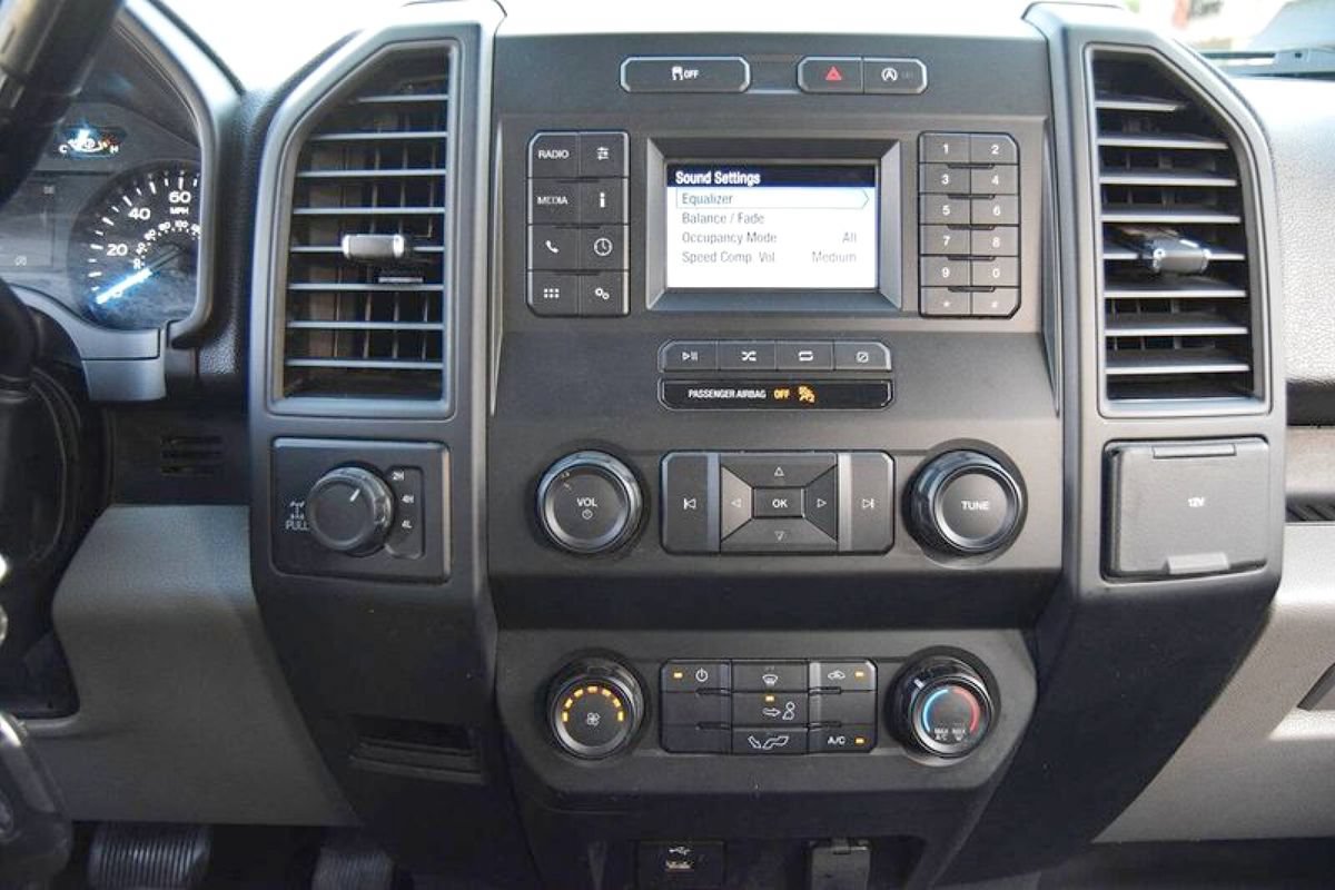 Used 2019 Ford F150 XL w/ Equipment Group 101A Mid AWD/4WD image 28