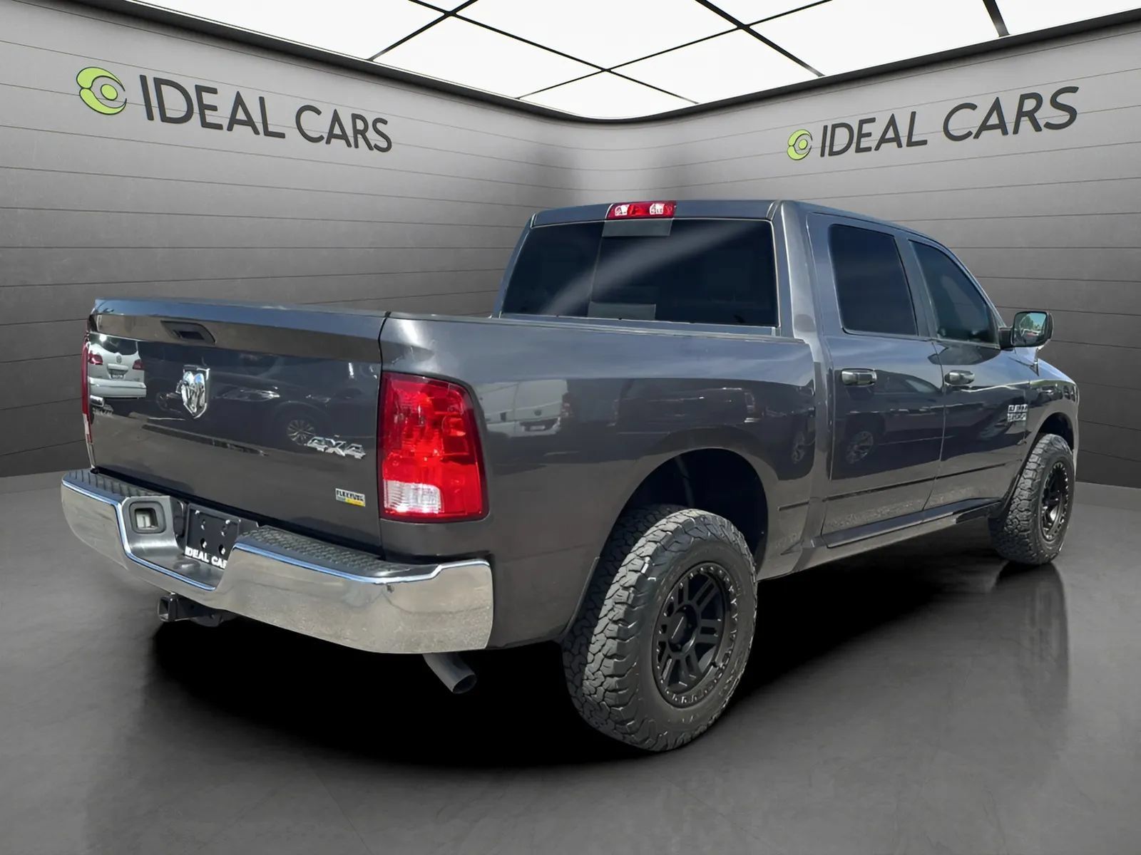Used 2019 RAM 1500 Classic SLT w/ Luxury Group AWD/4WD image 5