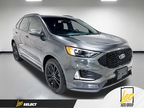 Used 2020 Ford Edge ST-Line w/ Cold Weather Package FWD image 5