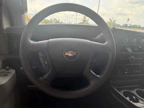Used 2021 Chevrolet Express 2500 w/ Driver Convenience Package RWD image 15
