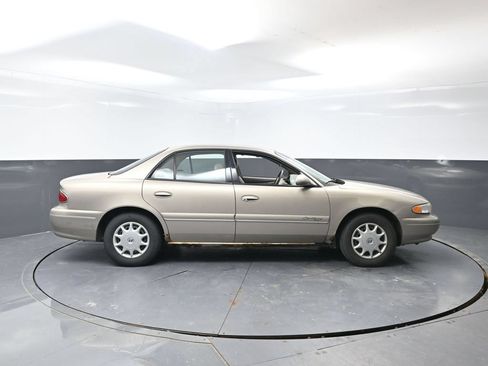 Used 2002 Buick Century Custom w/ Custom Premium Pkg FWD image 2