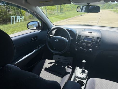 Used 2010 Hyundai Elantra GLS FWD image 18