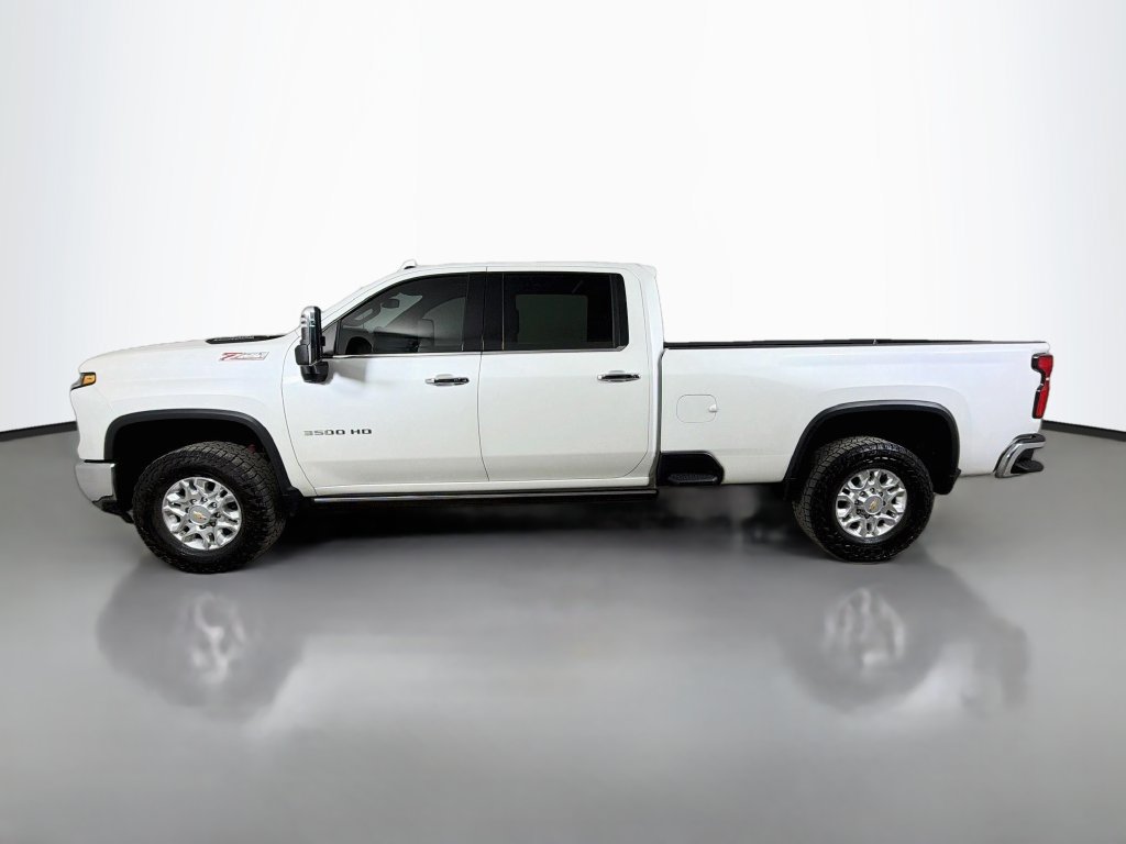 Used 2024 Chevrolet Silverado 3500 LTZ w/ LTZ Convenience Package AWD/4WD image 9