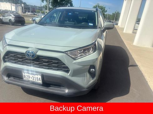 Used 2020 Toyota RAV4 XLE w/ Convenience Package AWD/4WD image 2