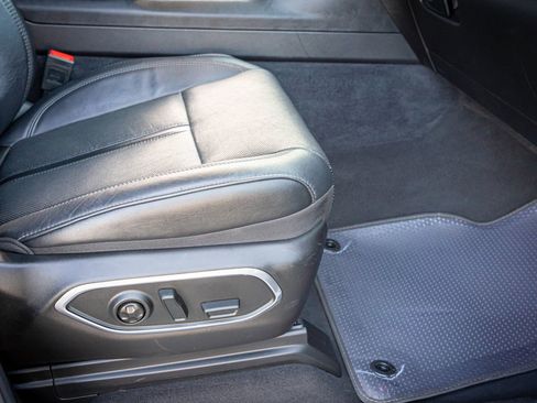 Used 2024 Jeep Wagoneer L Series II w/ Flexible Seating Group image 33