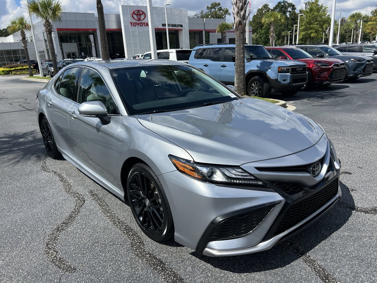 Used 2024 Toyota Camry XSE FWD image 2