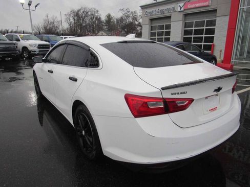 Used 2017 Chevrolet Malibu LT image 7